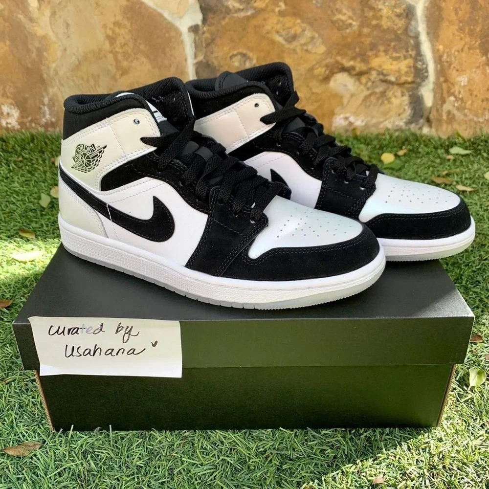 Men’s Nike Air Jordan 1 mid white black shoes - Picture 3 of 4